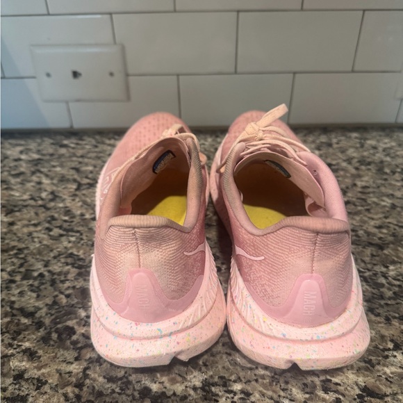Hoka Pink Mach 6 - Picture 5 of 9